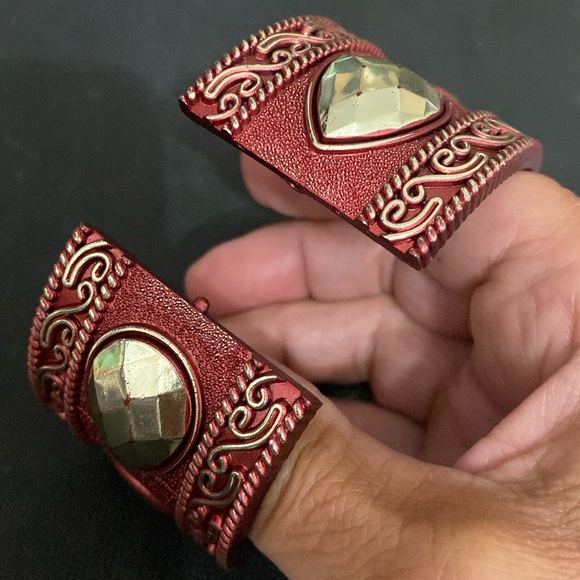 Acrylic hinged Resin Bangle Bracelets- Red - Picture 2 of 9